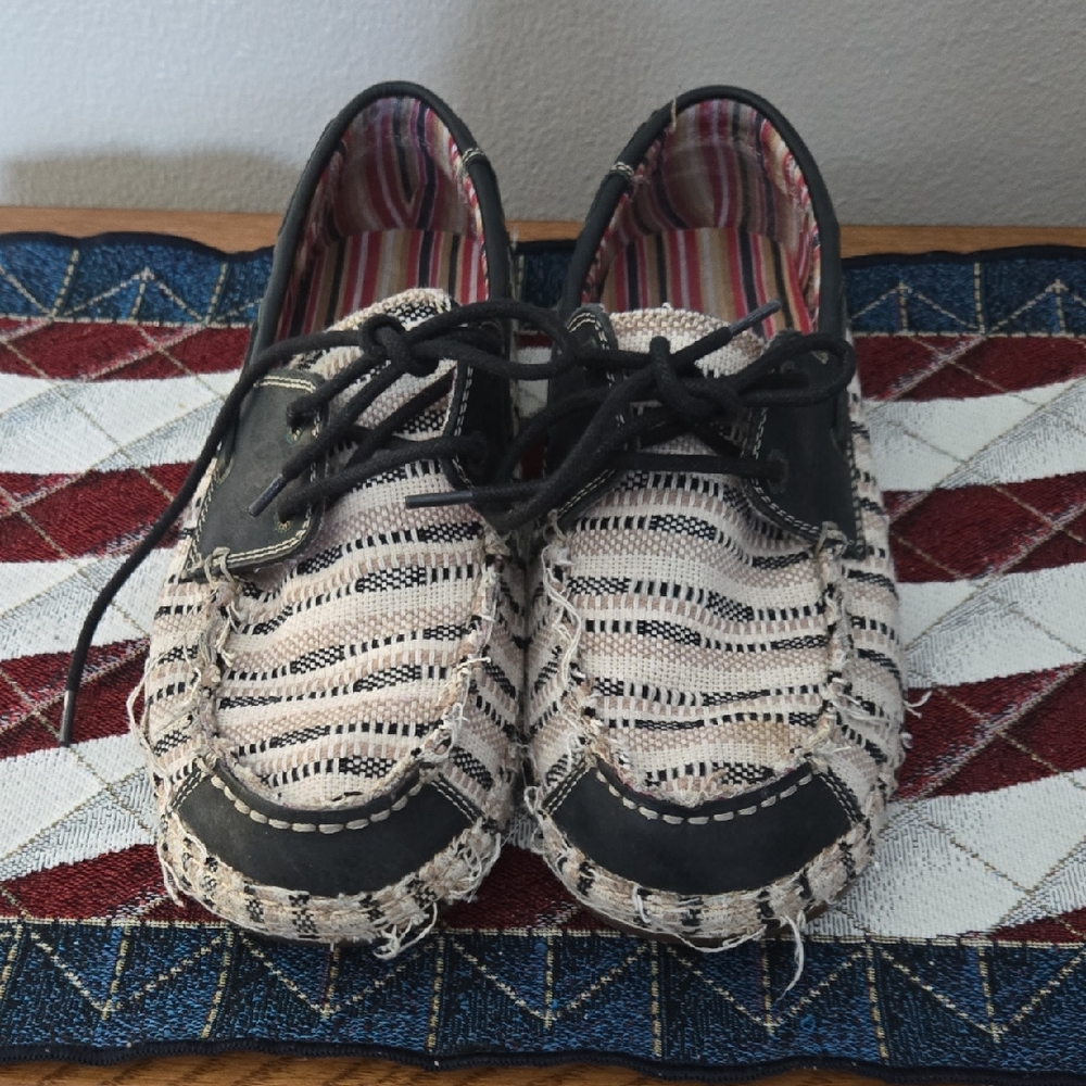 Tony Lama Black and Cream Flats